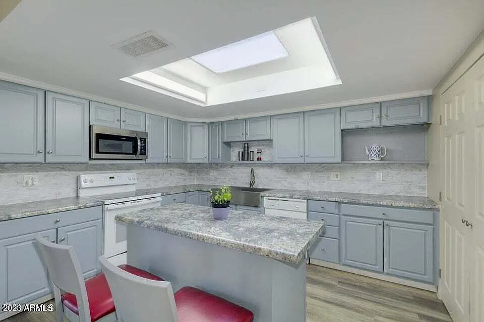 418 - 400 Paladin Cir-Home Warranty - 1 — Photo 4