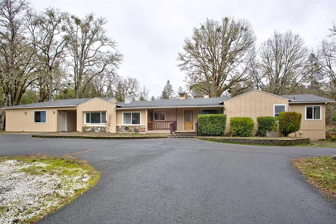 3384 E Evans Creek Rd photo 1