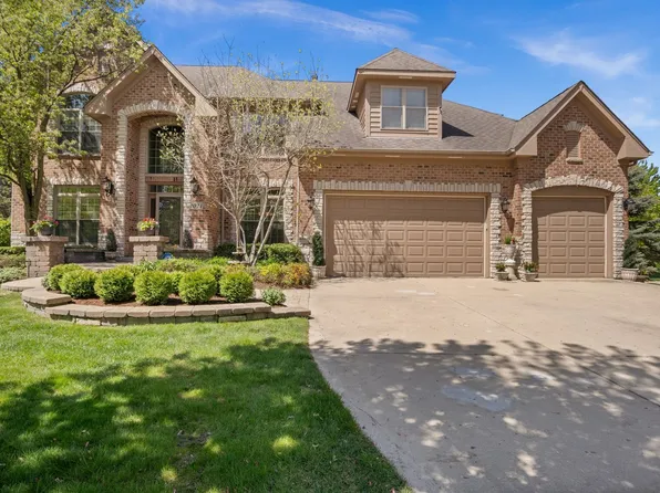 1021 Fire Fox Ct, St Charles, IL 60174