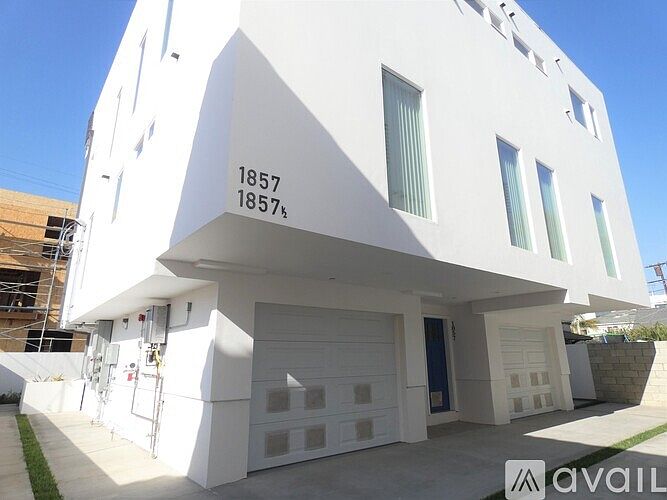 1st image of 1857 Alsace Ave #1/2