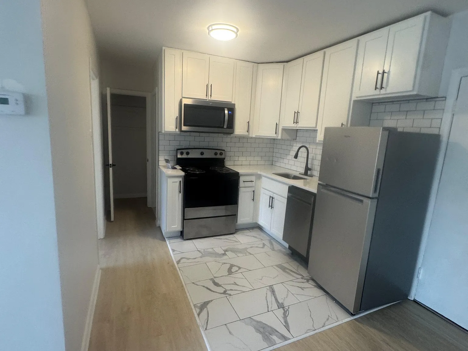 1528 Elmwood Ave - Folcroft Gardens - 1528 - 302 — Photo 1