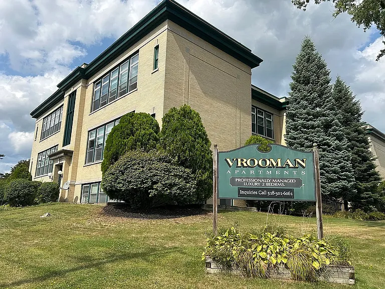 400 Vrooman Ave #302 — Photo 11