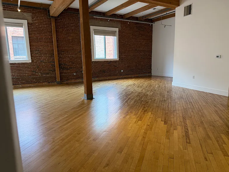 712 S Santa Fe Ave #203 — Photo 3