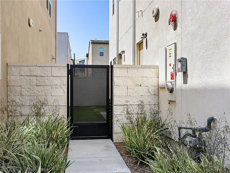 27448 Pioneer Ct — Photo 8