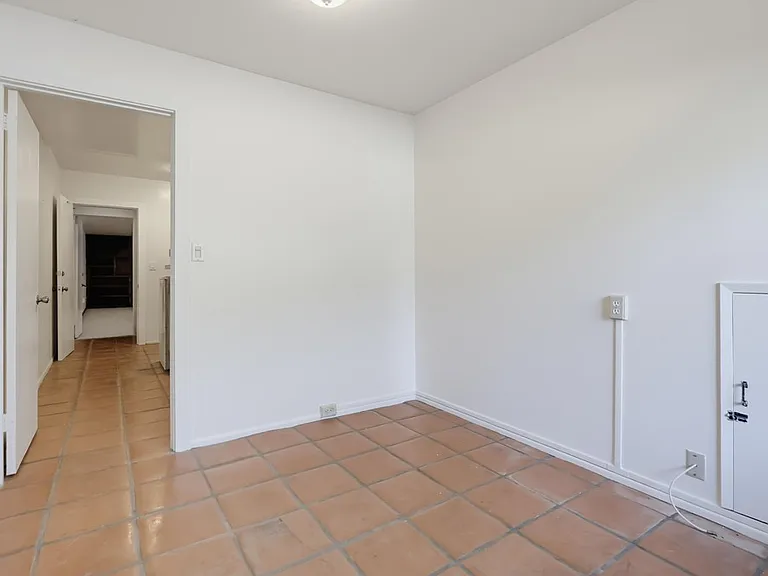 3488 Barhite St — Photo 54