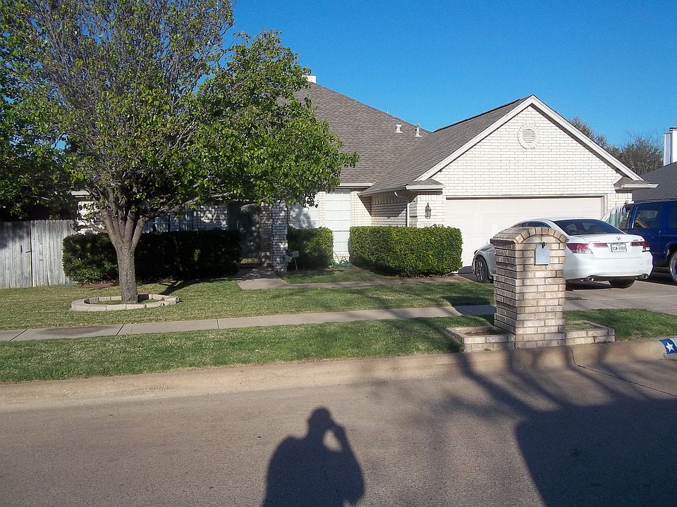 1st image of 315 Woodcrest Dr