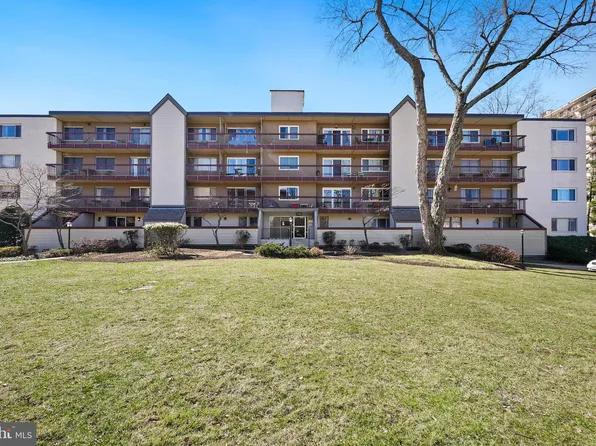 7420 Lakeview Dr APT 408W, Bethesda, MD 20817