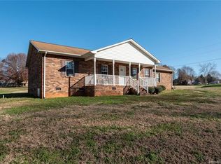 2055 Carburg Ct, Newton, NC 28658