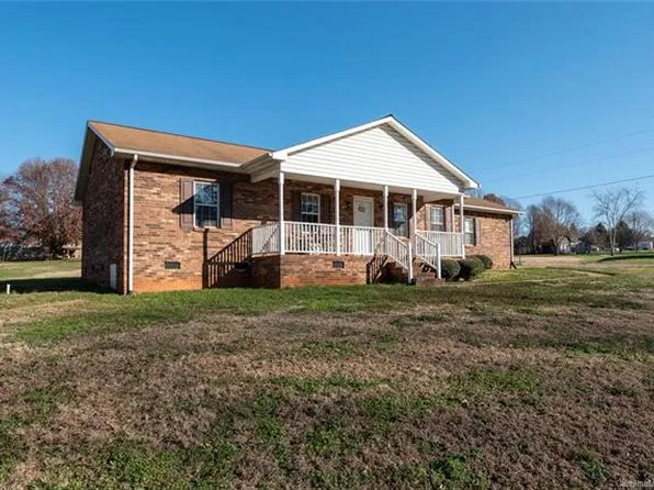 2055 Carburg Ct, Newton, NC 28658