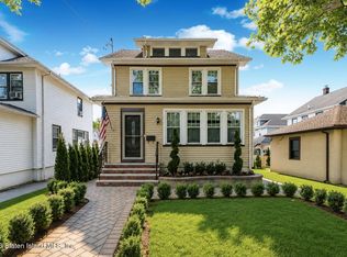 73 Walnut St, Staten Island, NY 10310