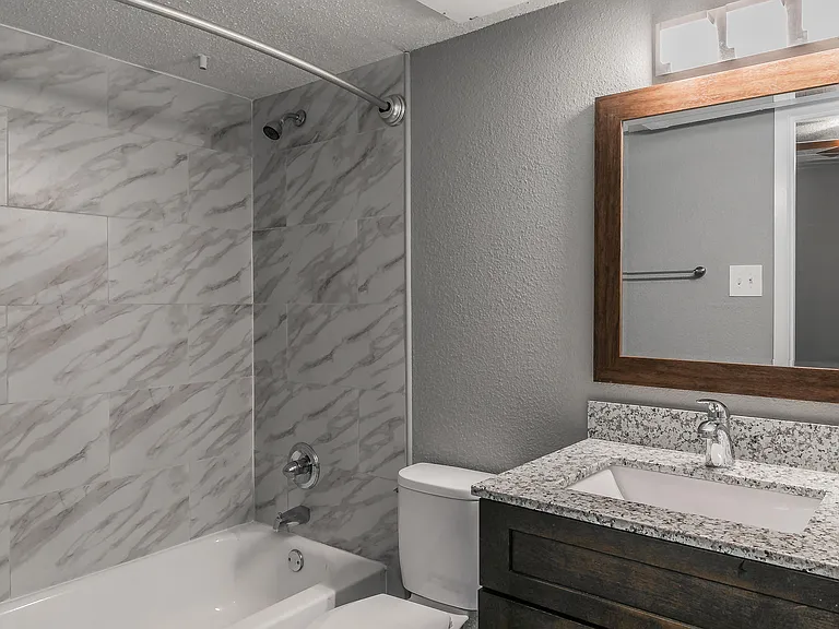 Verano Oaks Apartments — Photo 40