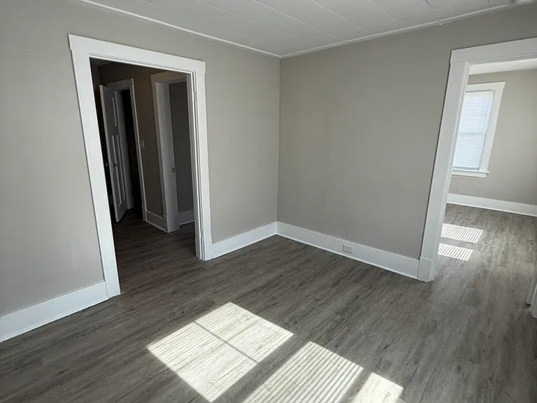 1897 Clarke Dr — Photo 12