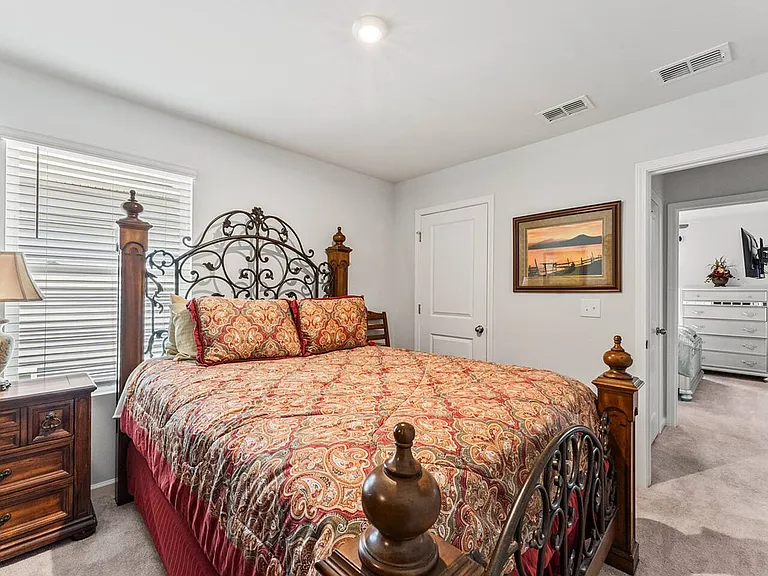 331 Fox Glen Dr — Photo 1