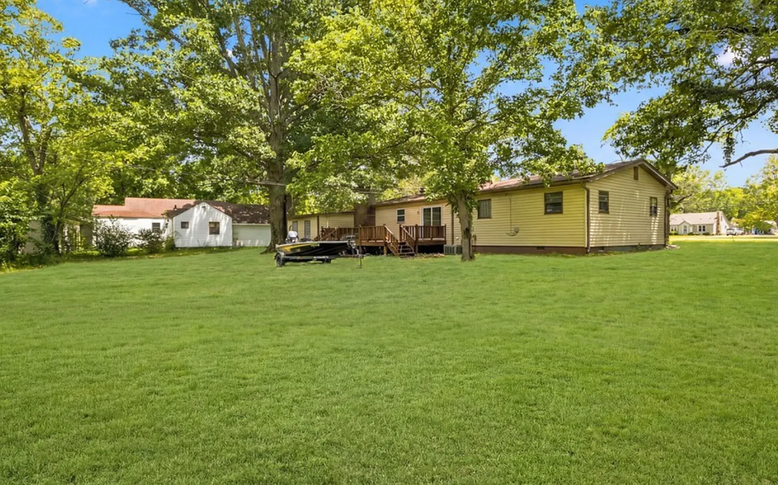 4 bed, 2165 sqft, $575 — Photo 2