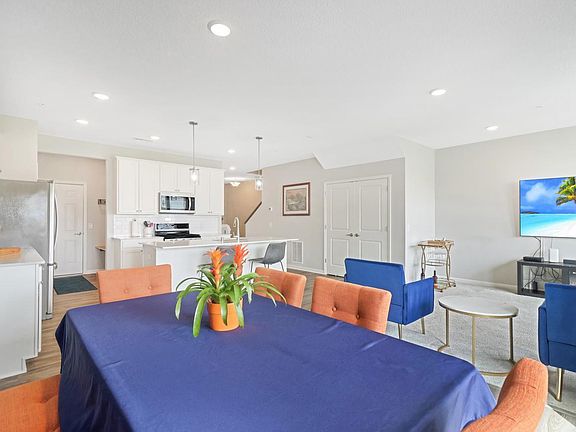 5th image of 9541 4th St N