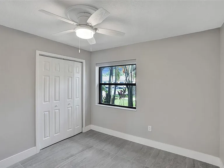11627 SW 50th St — Photo 25