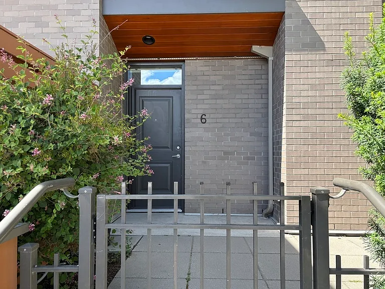 1550 Dickson Ave #6 — Photo 2