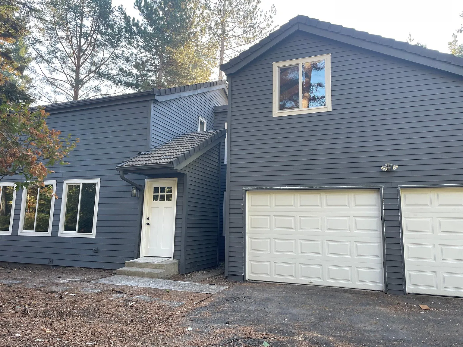4 bed, 2218 sqft, $3,300 — Photo 2