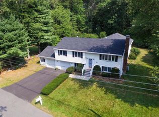 15 Alcine Ln, Burlington, MA 01803
