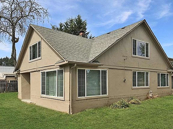 4th image of 7020 SW Country Club Dr #D