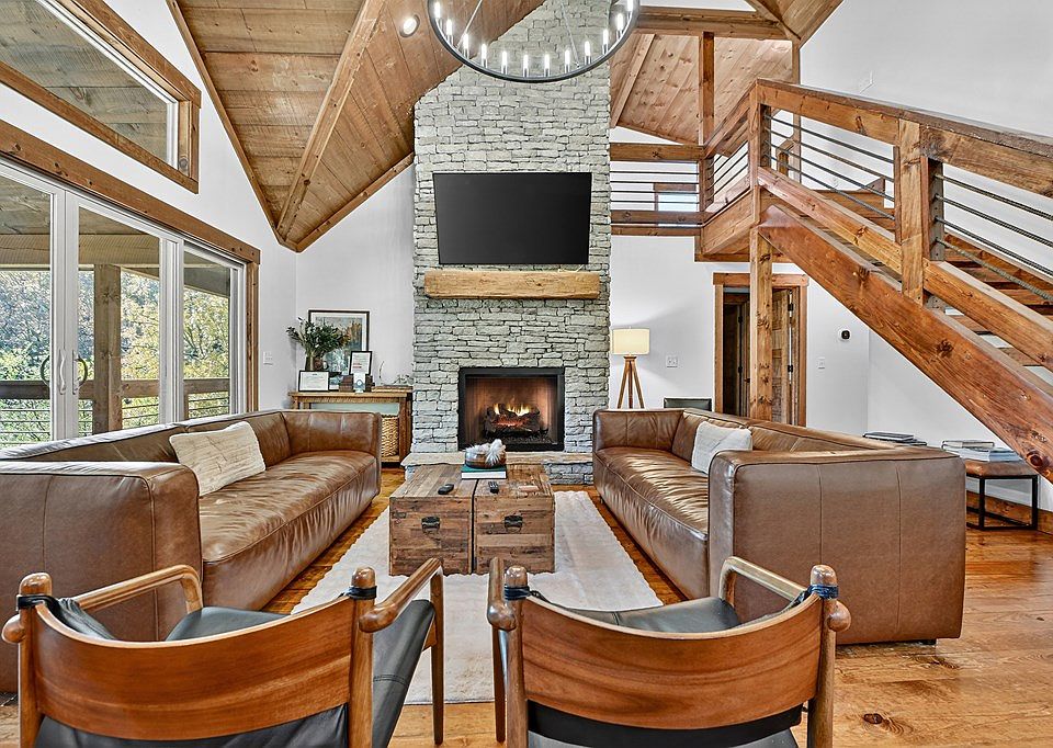 16th image of 89 High Meadows Ct