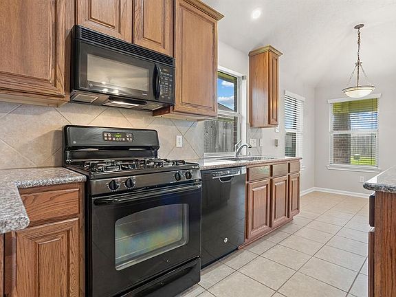 4th image of 1814 High Falls Ln