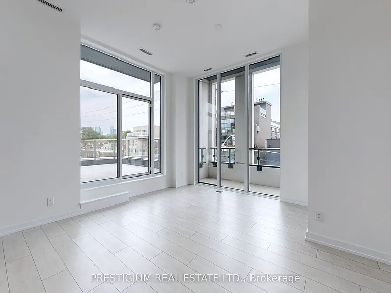 500 Dupont St #208 — Photo 6