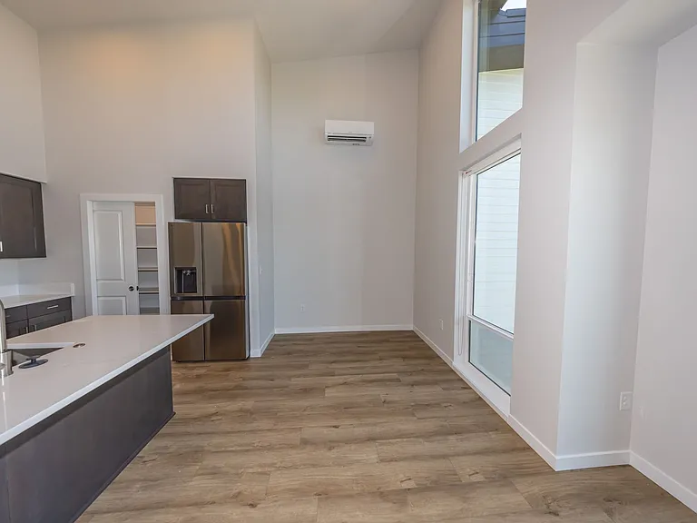 1901 E 11th St #303 — Photo 13