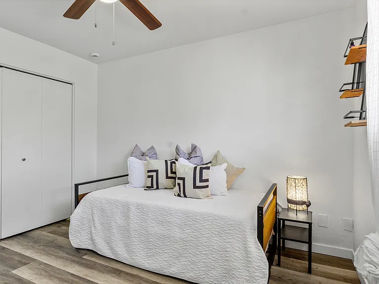 1502 W Shangri La Rd #2 — Photo 29