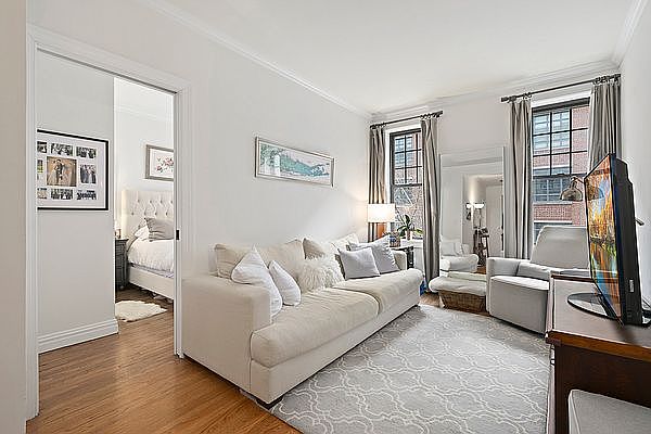 1st image of 145 W 12th St APT 4-1