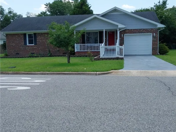 1302 Hardin Rd, Lumberton, NC 28358