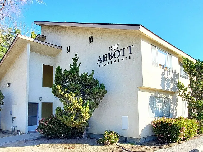 0175 1807 Abbott — Photo 1