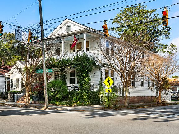 5th image of 448 Huger St APT A