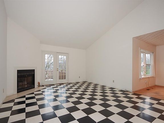 3rd image of 5460 Windridge Ct
