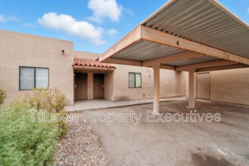 1st image of 2447 N Fair Oaks Ave Unit 3