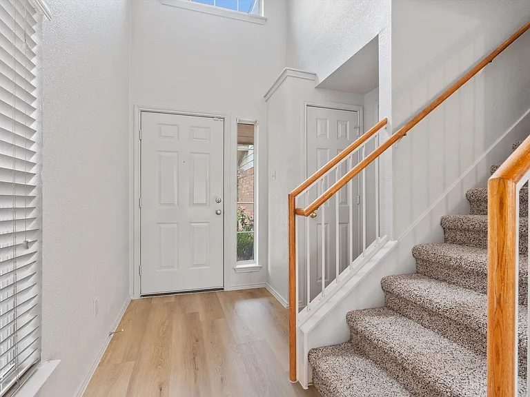 12921 White House St — Photo 3