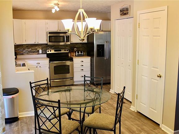 4th image of 221 Chanticleer Cir