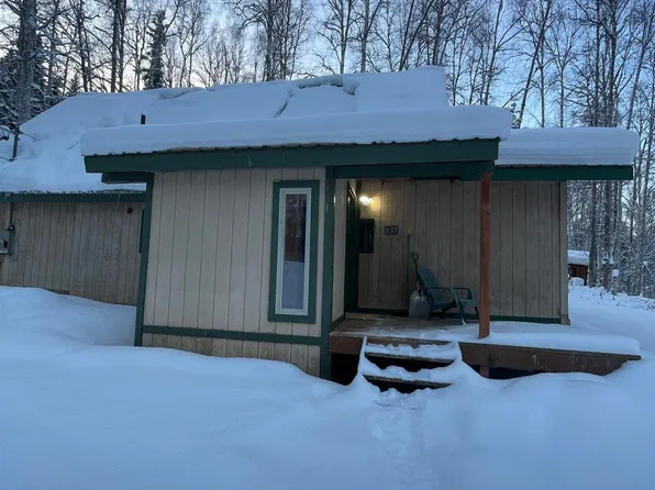 837 Woodcrest Ct, Fairbanks, AK 99712