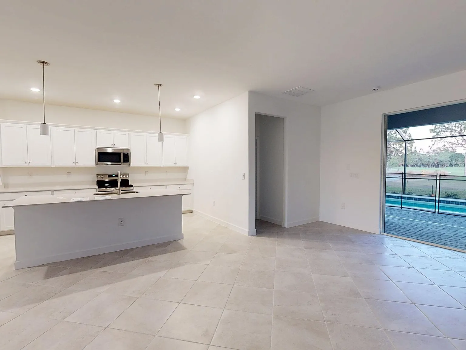 4 bed, 2032 sqft, $2,475 — Photo 2