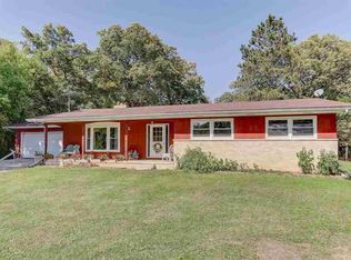 8318 W Adolphson Rd, Edgerton, WI 53534