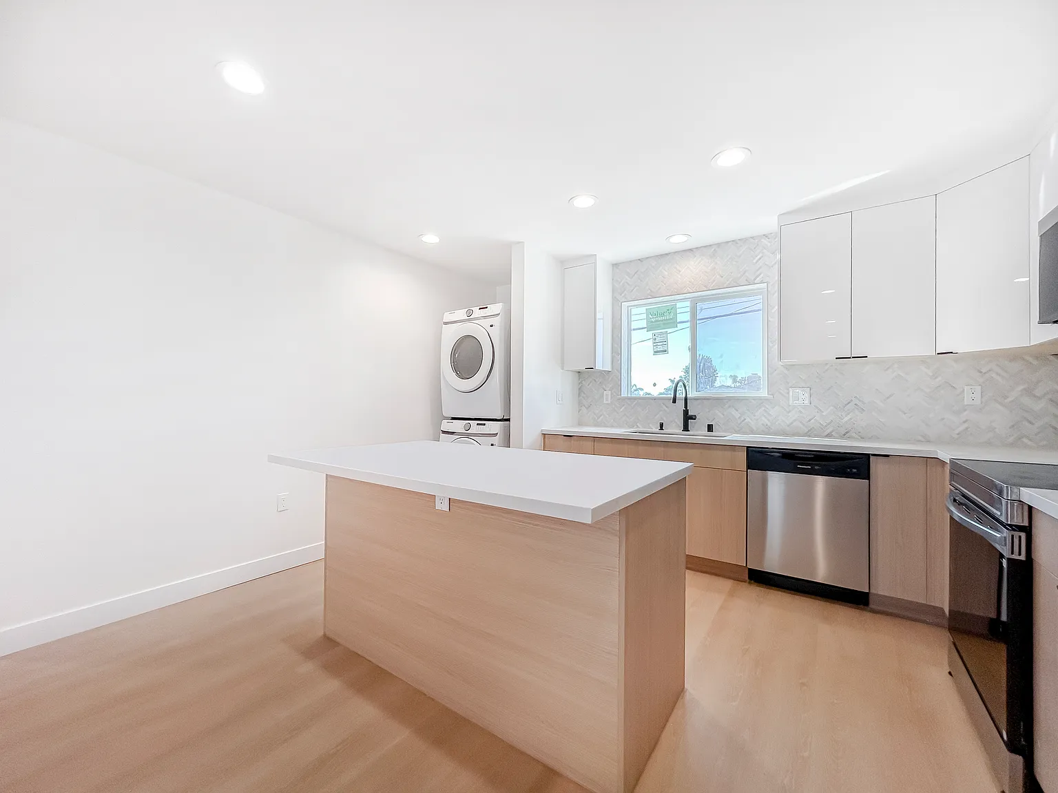 4 bed, $4,800 — Photo 4