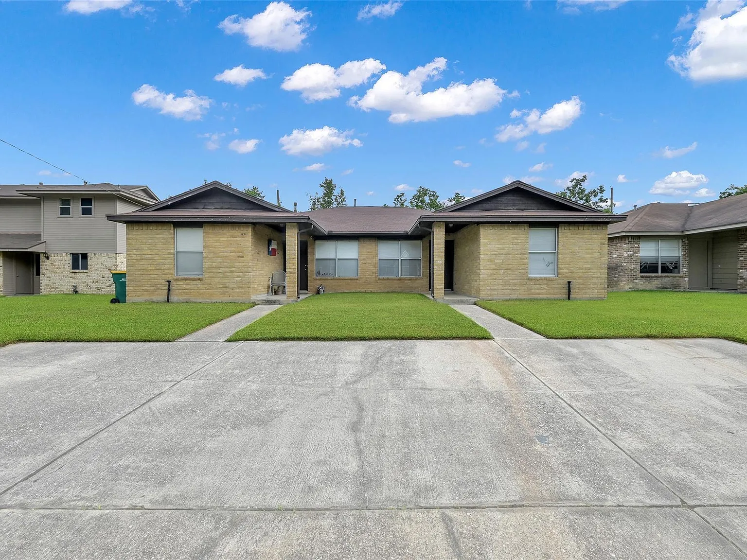 2 bed, 2.0 bath, 1002 sqft, $1,150 — Photo 1