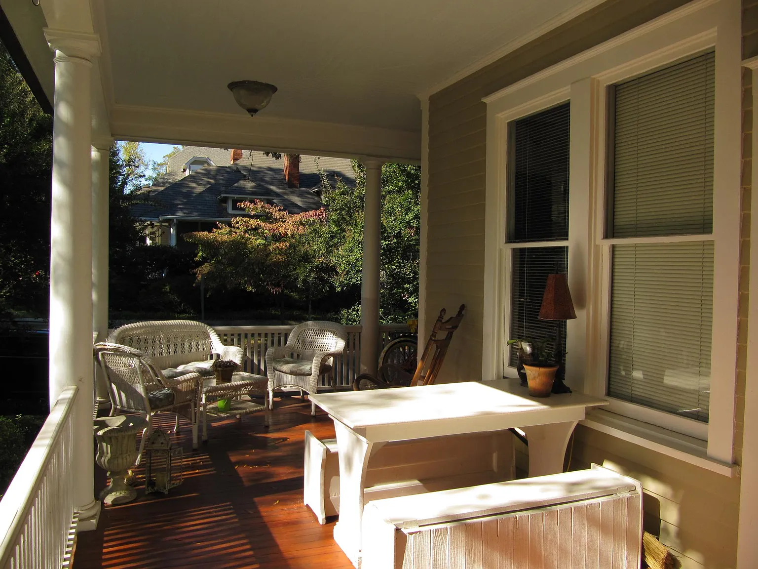 501 E Kingston Ave — Photo 4
