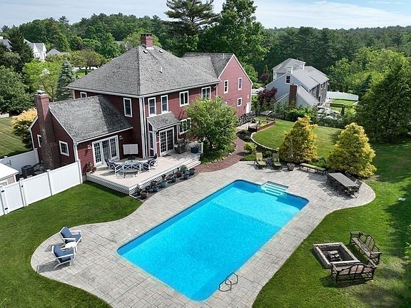 2nd image of 124 Hillcrest Rd