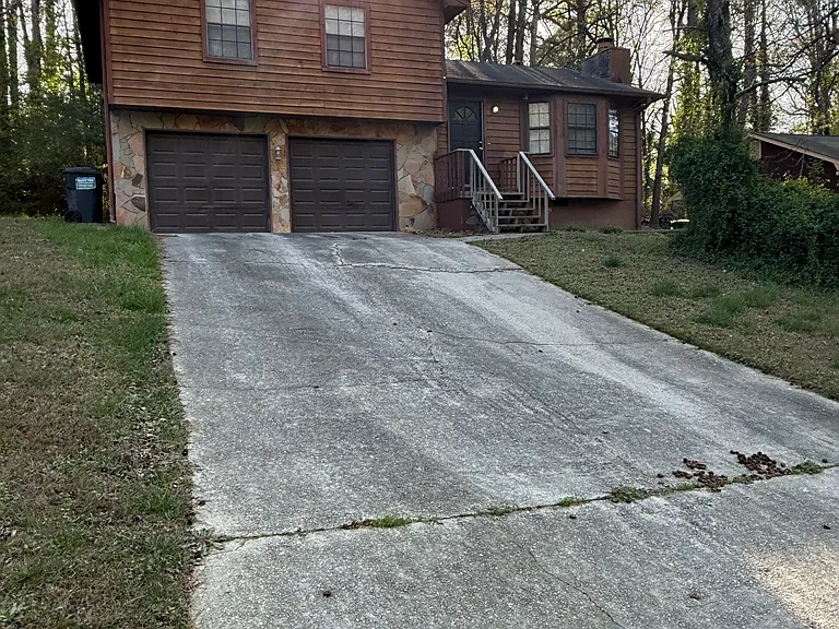 4047 Tanglewood Rd — Photo 2