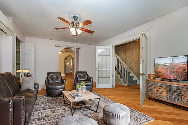 Sold by Ben Bay Realty Co. of Bay Ridge | media 28