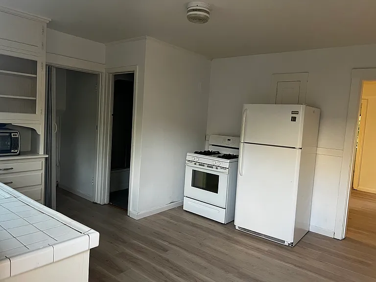 548 Vera Ave — Photo 1