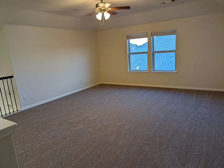5206 Gerent Ln — Photo 3