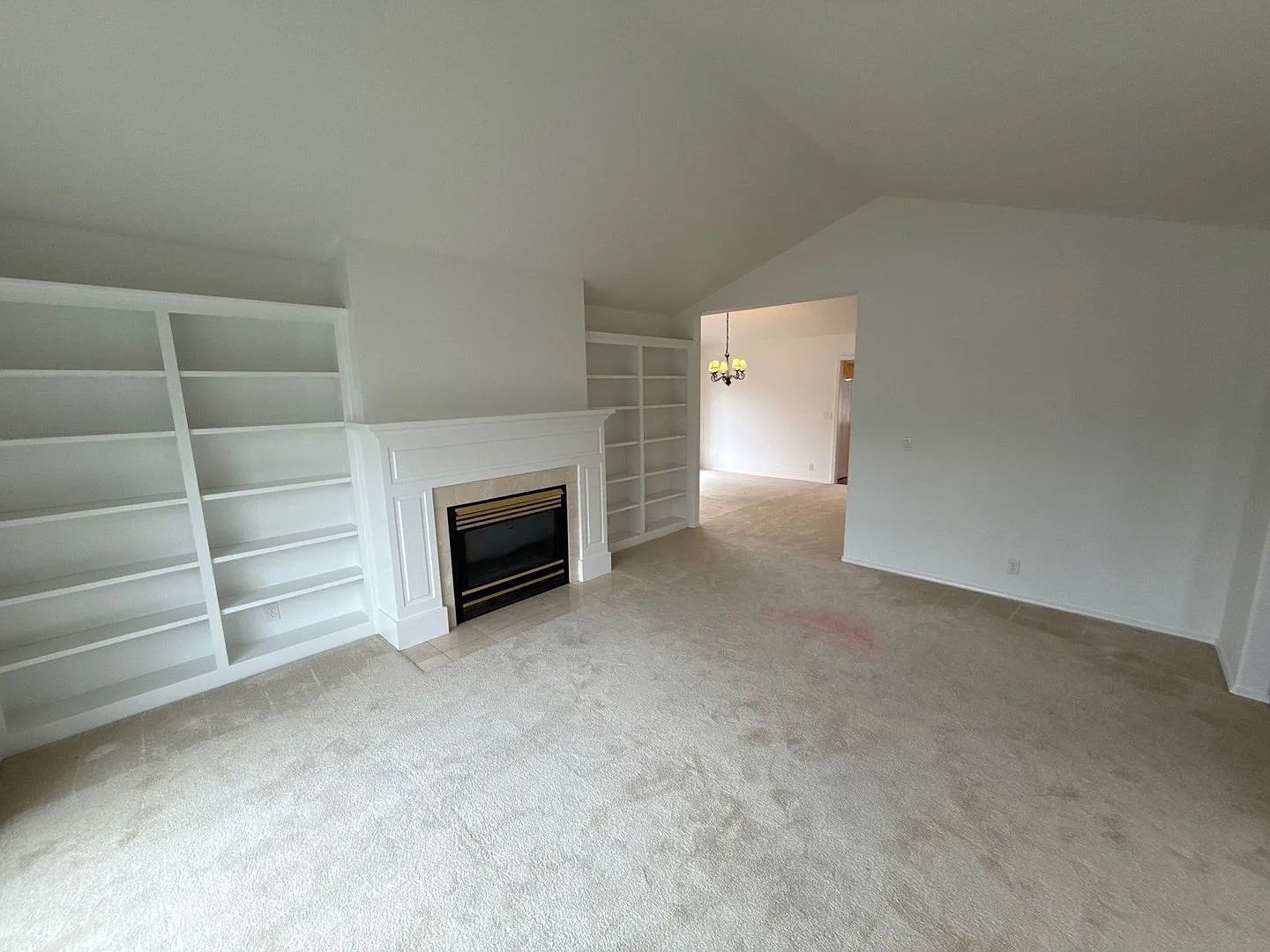 3 bed, 2.0 bath, 2275 sqft, $3,050 — Photo 4