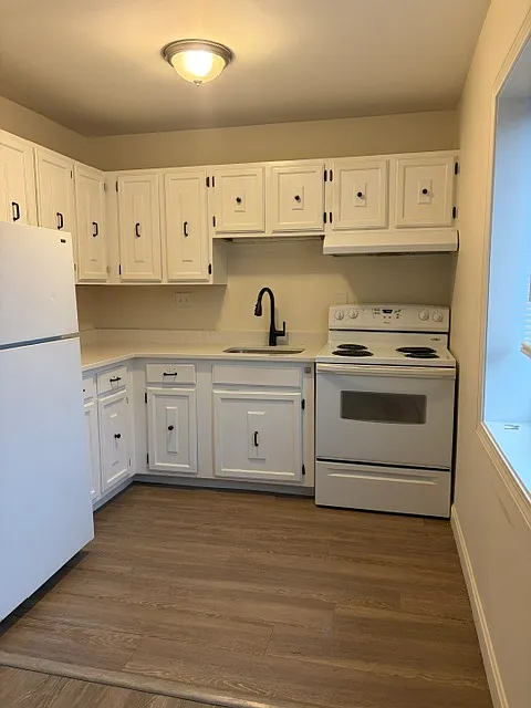 2 bed, 1.5 bath, 1100 sqft, $2,325 — Photo 1